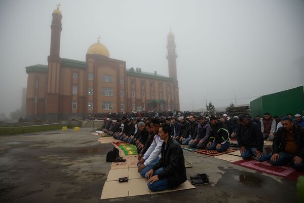 مسلمانان در مسجد مرکزی نووسیبیرسک - اسپوتنیک ایران  