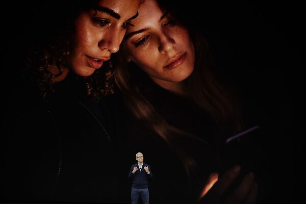 تیم کوک، مدیر شرکت اپل در مراسم رونمایی - اسپوتنیک ایران  