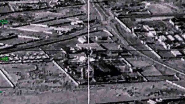 تصاویری از حمله موشکی به پایگاه هوایی در سوریه + ویدئو - اسپوتنیک ایران  