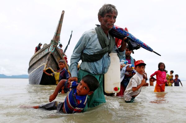 پناهندگان روهینگیا پس از عبور از مرزهای بین بنگلادش و میانمار - اسپوتنیک ایران  