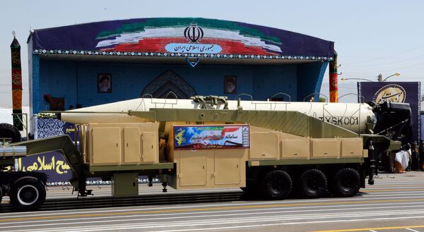 رونمایی از موشک بالستیک جدید ایران با نام خرمشهر در مراسم رژه روز نیروهای مسلح در تهران - اسپوتنیک ایران  