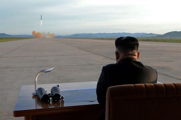 رهبر کره شمالی در حال تماشای پرتاب موشک - اسپوتنیک ایران  