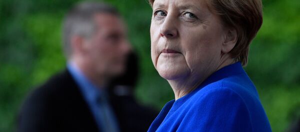 لرزش دوباره صدر اعظم آلمان + ویدئو لرزش دوباره صدر اعظم آلمان + ویدئو - اسپوتنیک ایران