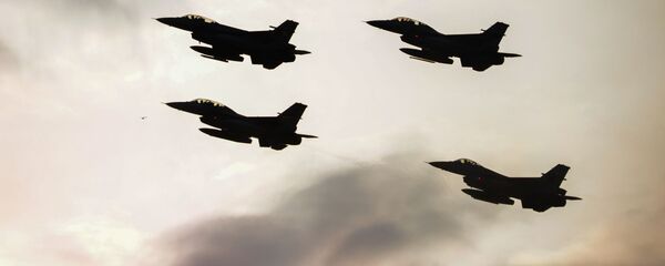 حملات هوایی اسرائیل به تاسیسات نظامی سوریه حملات هوایی اسرائیل به تاسیسات نظامی سوریه - اسپوتنیک ایران