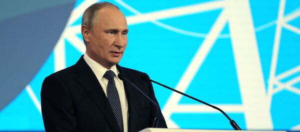 پوتین تلاش برای استفاده از دلار بعنوان سلاح در سیاست را اشتباه خواند پوتین تلاش برای استفاده از دلار بعنوان سلاح در سیاست را اشتباه خواند - اسپوتنیک ایران