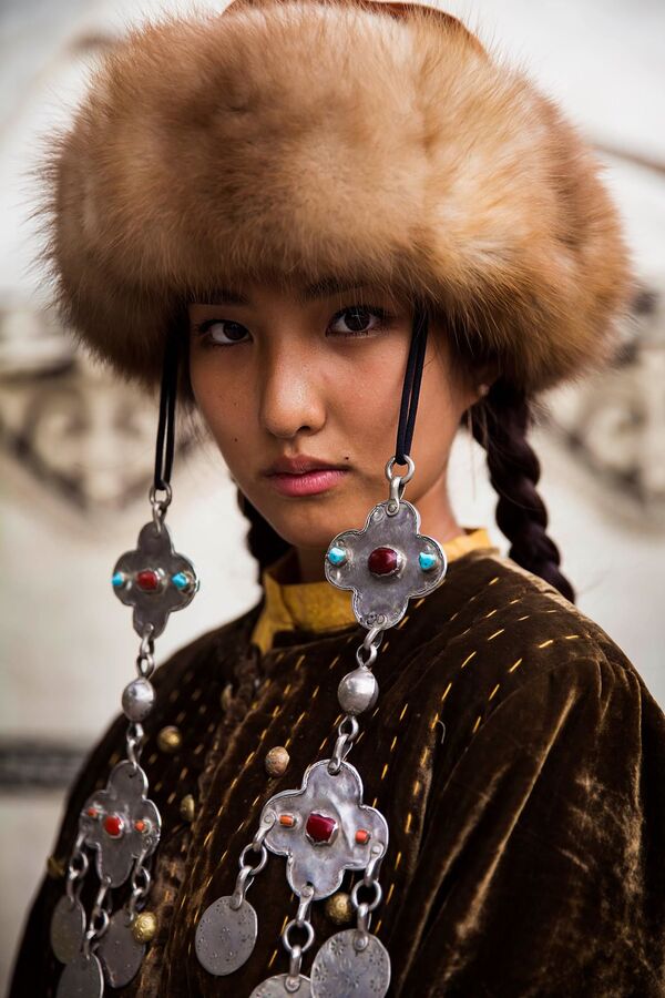 پرتره دختر قرقیزی در کتاب اطلس زیبایی - اسپوتنیک ایران  