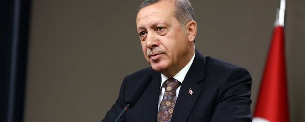 بیت شعری که نماد اقتدار وحدت ملی ایرانیان شد بیت شعری که نماد اقتدار وحدت ملی ایرانیان شد - اسپوتنیک ایران