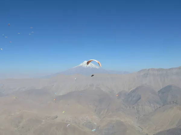 آسمان ایران عرصه ای برای قدرت نمایی دختران آسمان ایران عرصه ای برای قدرت نمایی دختران - اسپوتنیک ایران