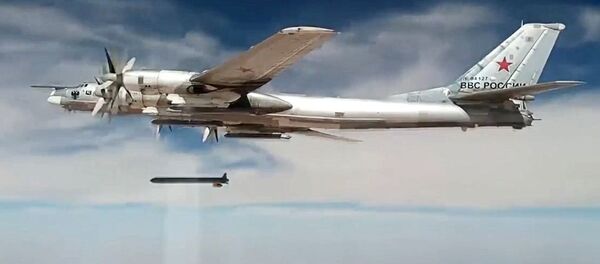 فیلم حملات نیروی هوایی روسیه به تاسیسات تروریست ها در سوریه +فیلم - اسپوتنیک ایران  