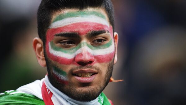 چند ساعت تا اولین بازی ایران در جام جهانی: هواداران باشور و شوق طرفداری می کنند+ تصاویر - اسپوتنیک ایران  
