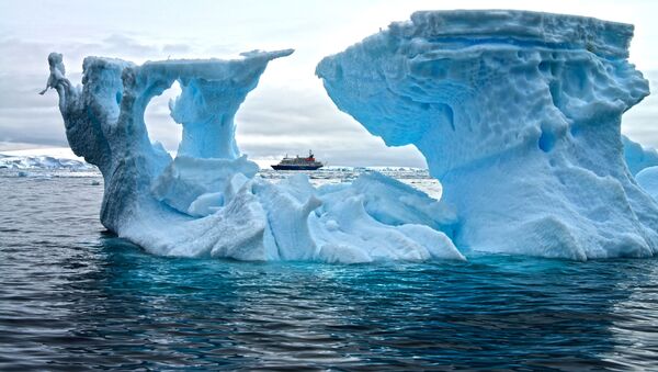 کشف حفره ای عظیم و شگفت انگیز در قطب جنوب - اسپوتنیک ایران  