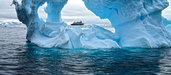 کشف حفره ای عظیم و شگفت انگیز در قطب جنوب کشف حفره ای عظیم و شگفت انگیز در قطب جنوب - اسپوتنیک ایران