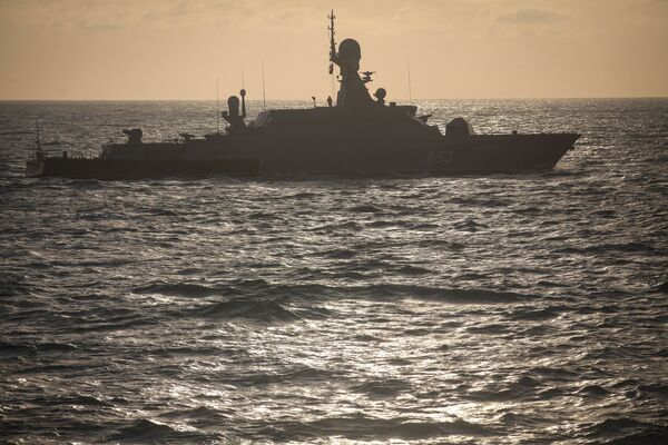 ناو موشک انداز اوگلیچ در جریان رزمایش ناوگان روسیه در دریای خزر - اسپوتنیک ایران  