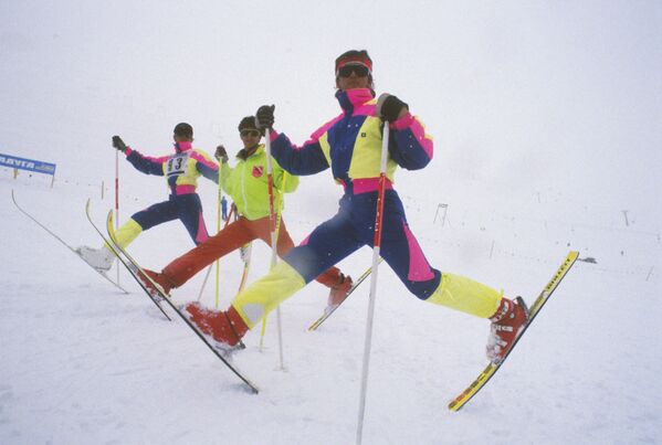 اسکی بازان جوان بر روی برف ها - اسپوتنیک ایران  