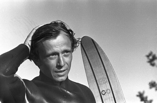 سال 1970، حضور گریگوری گوسف قهرمان روسیه در ورزش اسکی روی آب - اسپوتنیک ایران  