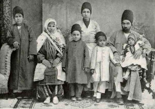 خانواده ایرانی دوران قاجار - اسپوتنیک ایران  