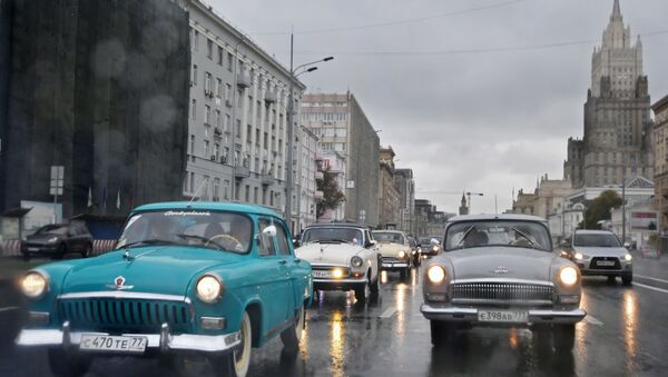 مردی از ماشین سال 1956 روسی سوپر ماشین ساخت+ ویدیو - اسپوتنیک ایران  