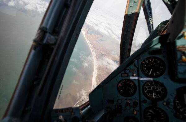 نمایی از کابین جنگنده سوخو-۲۵ در زمان آموزش ویژه پرواز خلبانان در منطقه کراسنودار - اسپوتنیک ایران  