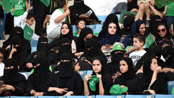 اجازه ورود زنان عربستانی به ورزشگاه ها - اسپوتنیک ایران  