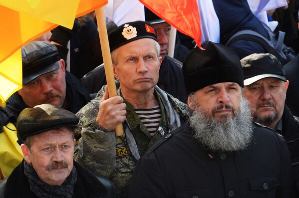 شرکت کنندگان  راهپیمایی جشن «وحدت ملی» روسیه در ولادی واستوک - اسپوتنیک ایران  