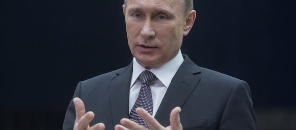 پوتین: آمریکا دررابطه با فیفا همان روش های استفاده شده برای آسانژ و اسنودن را به کار می برد - اسپوتنیک ایران  