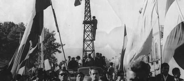 واکنش ها به نشستن مصدق به جای نفت +عکس واکنش ها به نشستن مصدق به جای نفت +عکس - اسپوتنیک ایران