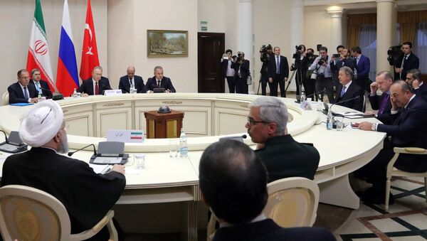 Президент Ирана Хасан Рухани, президент РФ Владимир Путин и президент Турции Реджеп Тайип Эрдоган во время встречи в Сочи - اسپوتنیک ایران  