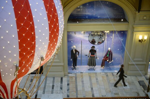 تزئینات جشن سال نو میلادی در مرکز خرید گوم - مسکو - اسپوتنیک ایران  