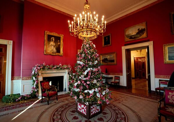 اتاق قرمز کاخ سفید با تزئینات کریسمس - اسپوتنیک ایران  