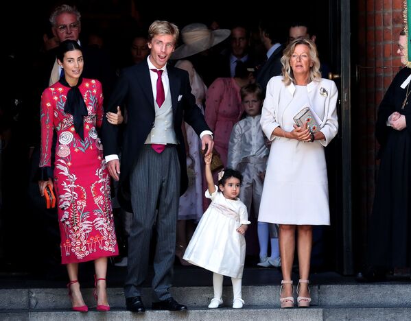پرنس کریستین گانورسکی و دوست دخترش الساندرا دی اسما در جشن عروسی پرنس ارنست آوگوست هانورسکی و اکاترینا مالیشوا ، آلمان - اسپوتنیک ایران  