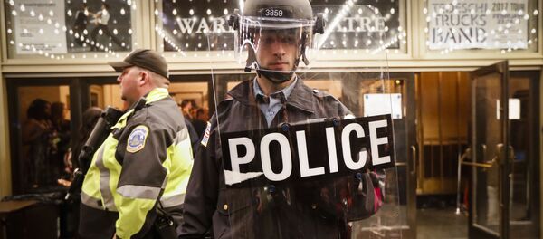 قتل نوجوان سیاه پوست توسط پلیس واشنگتن - اسپوتنیک ایران  