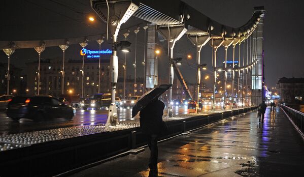 عابر روی پل «کریمسکی»، 2011، مسکو - اسپوتنیک ایران  