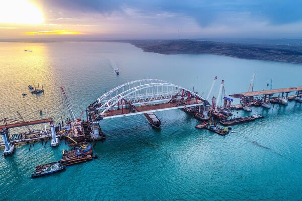 پل کریمه در خلیج کرچ - اسپوتنیک ایران  