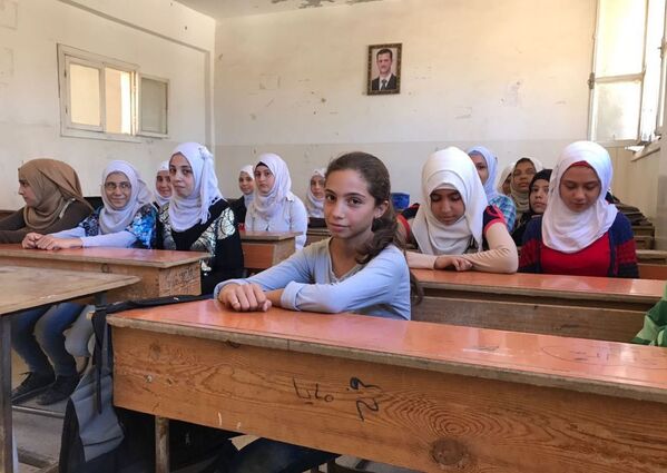 محصلان مدرسه سوریه - اسپوتنیک ایران  
