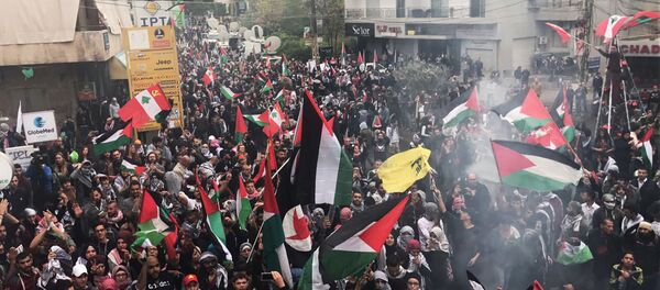 بسته بودن تقریباً همه پمپ بنزین ها در لبنان ادامه دارد - اسپوتنیک ایران  