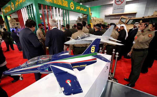 مدل های هواپیمای آموزشی ـ تمرینی ایتالیایی در نمایشگاه بین المللی تسلیحات و تجهیزات نظامی  Gulf Defence & Aerospace-2017 در کویت - اسپوتنیک ایران  
