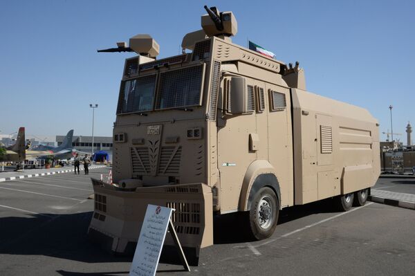 خودرو مخصوص متفرق کردن تظاهرات  Titan گارد ملی کویت در نمایشگاه بین المللی تسلیحات و تجهیزات نظامی  Gulf Defence & Aerospace-2017 در کویت - اسپوتنیک ایران  