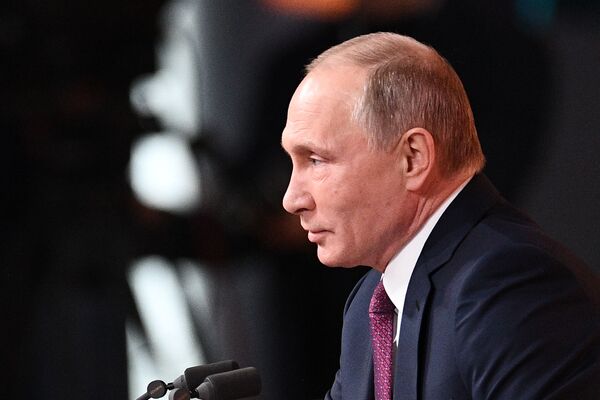 ولادیمیر پوتین رئیس جمهور روسیه در کنفرانس خبری سالانه - اسپوتنیک ایران  