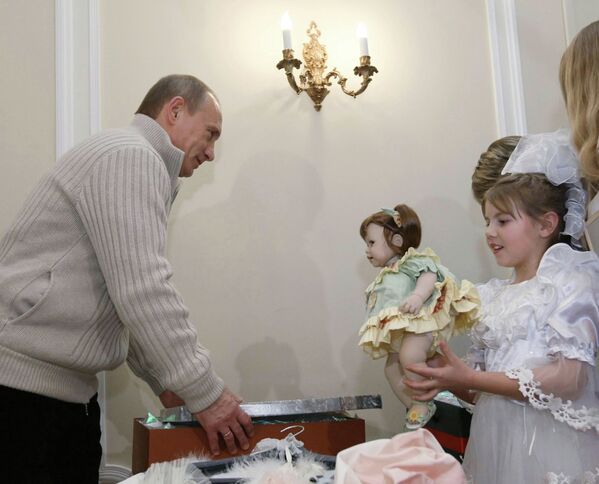 پوتین این دختر 9 ساله را به مراسم سال نو در کرملین دعوت نمود. - اسپوتنیک ایران  