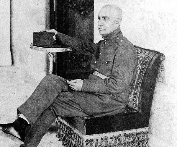 رضا شاه پس از ورود متفقین به خاک ایران، چندی قبل از آنکه او میهن خود را برای همیشه ترک کرد رضا شاه پس از ورود متفقین به خاک ایران، چندی قبل از آنکه او میهن خود را برای همیشه ترک کرد - اسپوتنیک ایران