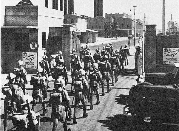 نیروهای مسلح بریتانیا در پالایشگاه آبادن (سال 1941( - اسپوتنیک ایران  