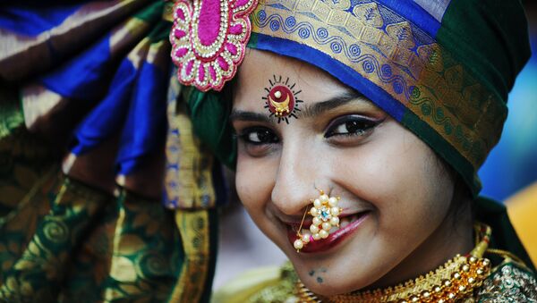 ازدواج دختر هندی با دختران ثروتمند ! - اسپوتنیک ایران  