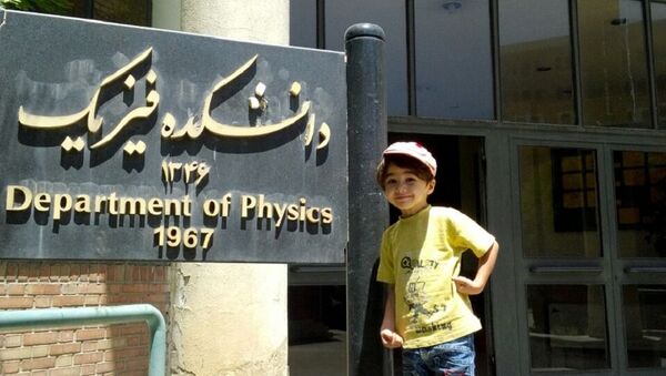 آرش، دانشمند کوچک ایرانی با چشم انداز موفقیت های بزرگ - اسپوتنیک ایران  