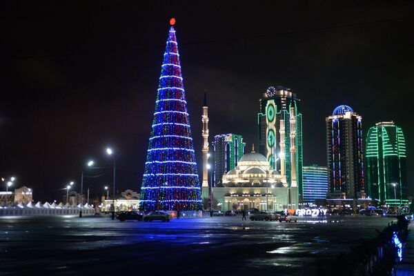 درخت کریسمس در چچن - اسپوتنیک ایران  