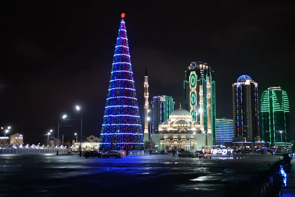 درخت کریسمس در چچن درخت کریسمس در چچن - اسپوتنیک ایران