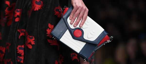 سوژه شدن کیف 100 میلیونی بازیگر مطرح ایرانی در فضای مجازی +عکس - اسپوتنیک ایران  