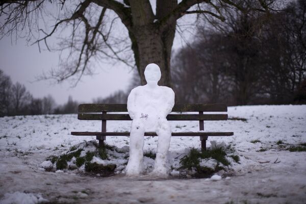 آدم برفی در پارک لندن - اسپوتنیک ایران  