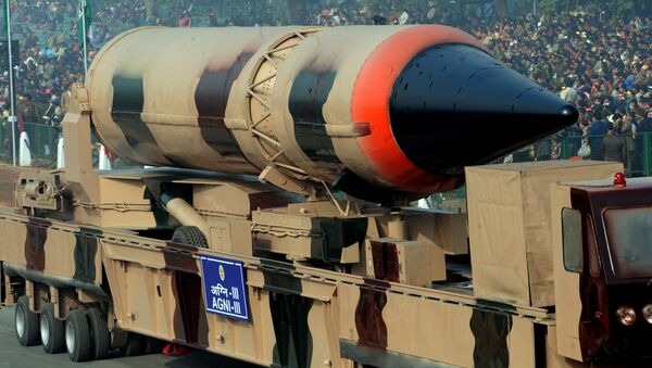 هند یک موشک بالستیک که قادر به حمل کلاهک هسته ای می باشد را آزمایش کرد - اسپوتنیک ایران  