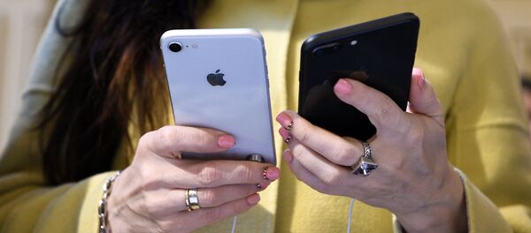 بیش از پیش مراقب گوشی های هوشمند خود باشید +عکس - اسپوتنیک ایران  