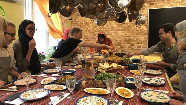 کلاس آشپزی ایرانی - اسپوتنیک ایران  